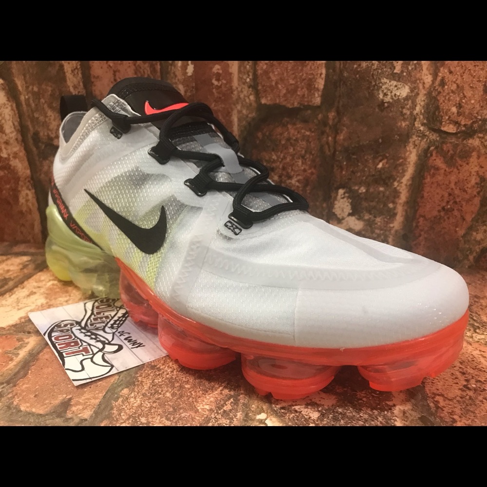 NEW Nike Air Vapormax 2019 Volt Running Flyknit - Picture 6 of 8